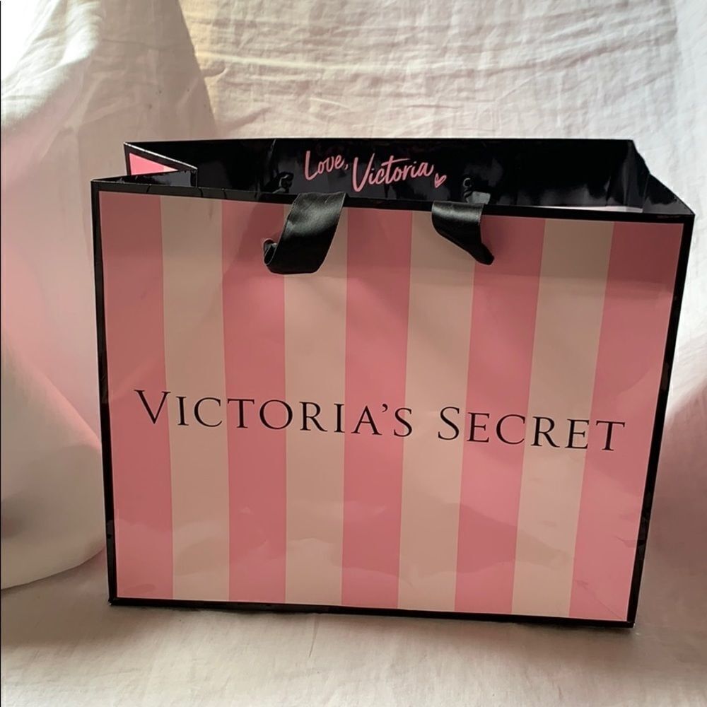 🌸 VICTORIA’S SECRET Medium Size Shopping Bag